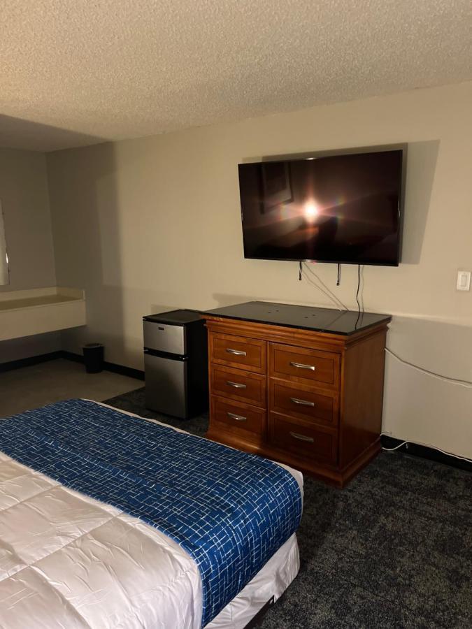Travelodge By Wyndham Lincoln Northeast Kültér fotó