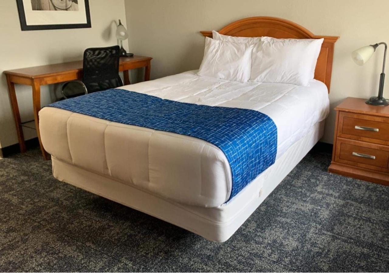 Travelodge By Wyndham Lincoln Northeast Kültér fotó